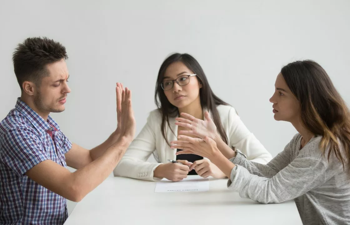 Image of couple arguing in family mediation Farnborough
