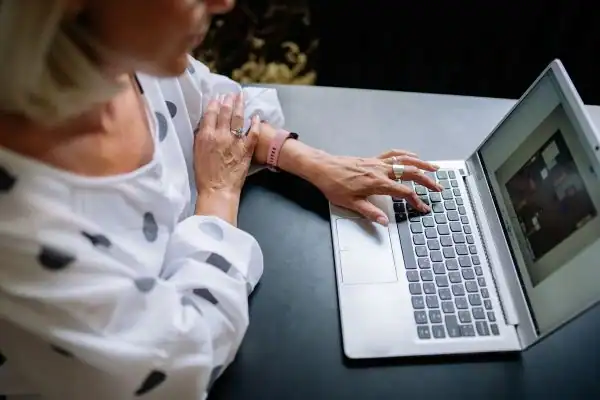Image of woman attending online mediation Farnborough services from Barker Mediation